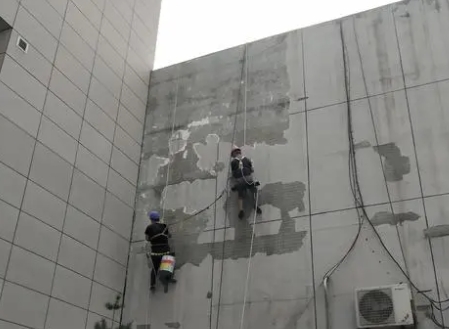 鹤岗市楼顶漏水维修公司分享下鹤岗市外墙防水的注意事项